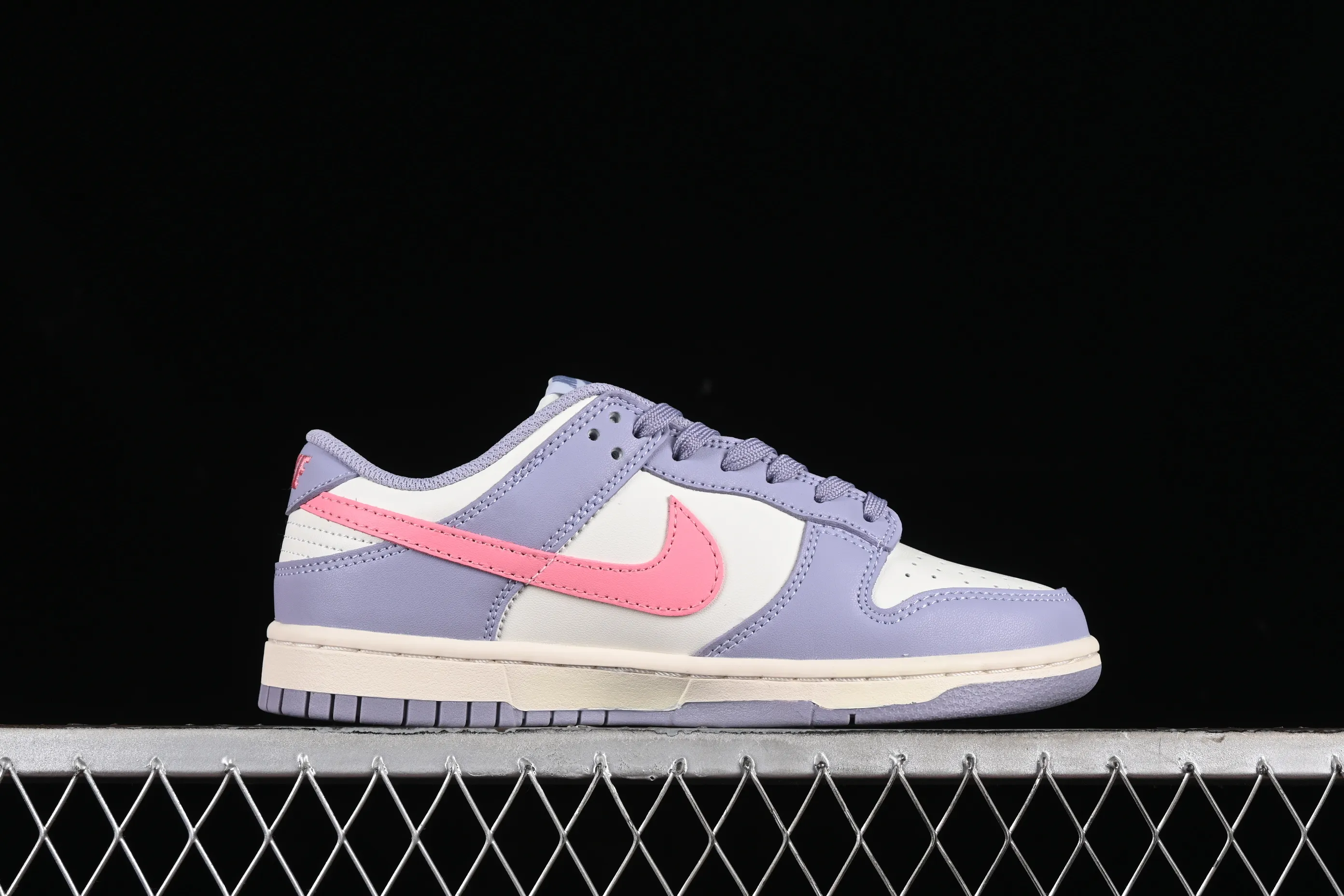 All categories Nk SB Dunk series Nk SB Dunk Low low-top sneakers Nk SB Dunk Low white, blue and pink color SB smashed backboard fashion casual sneakers DD1503-500